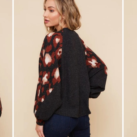 Printed sleeve Patterned Shirt - Picture 4 of 5